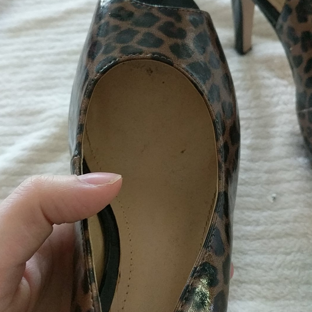 Nine West Cheetah Heels 8.5 - Picture 2 of 3
